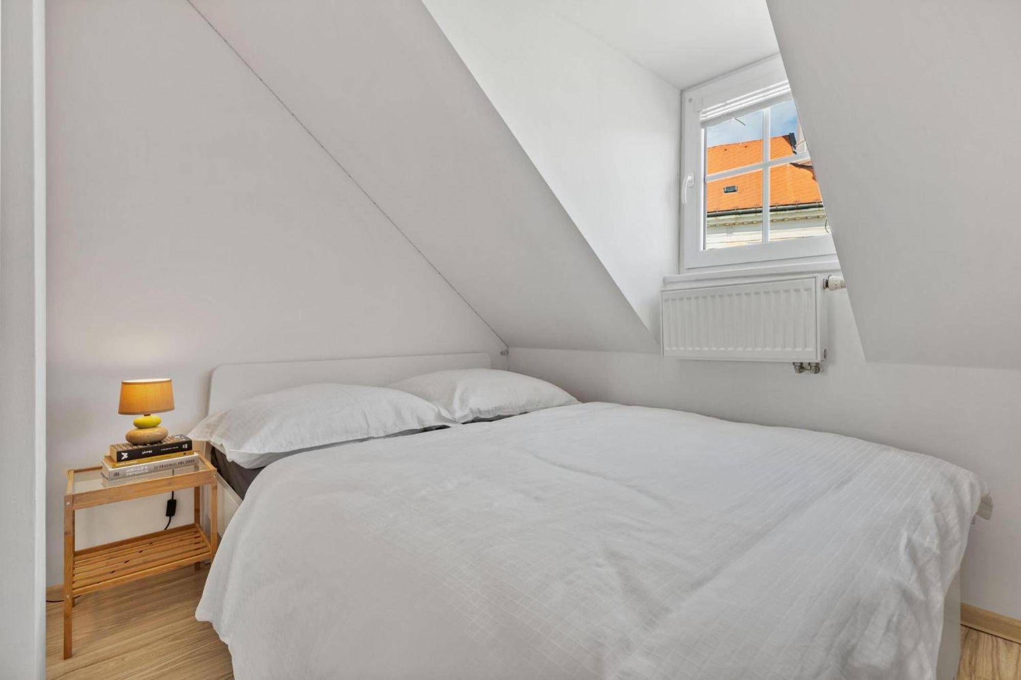 Apple Apartment Bratislava Extérieur photo